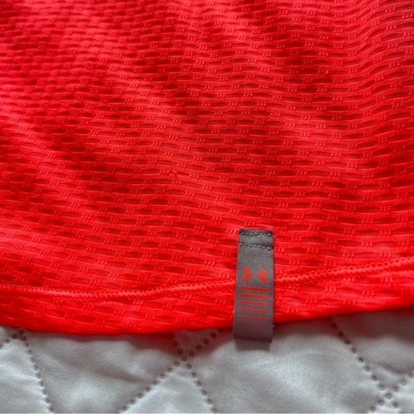 UA SPORTS Tee - Picture 3 of 5